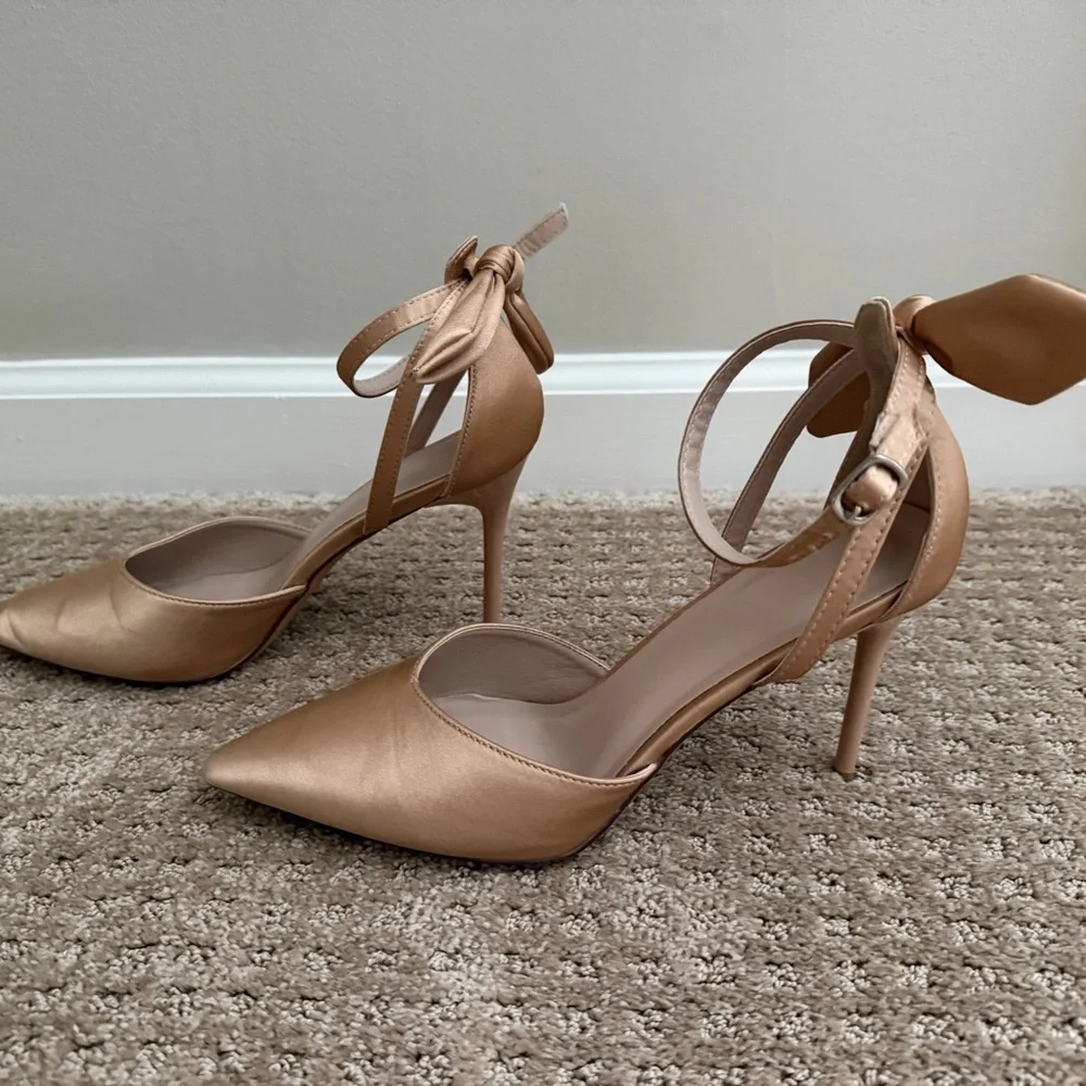 Pointed-Toe Satin Heels in Soft Gold - Picture 2 of 4